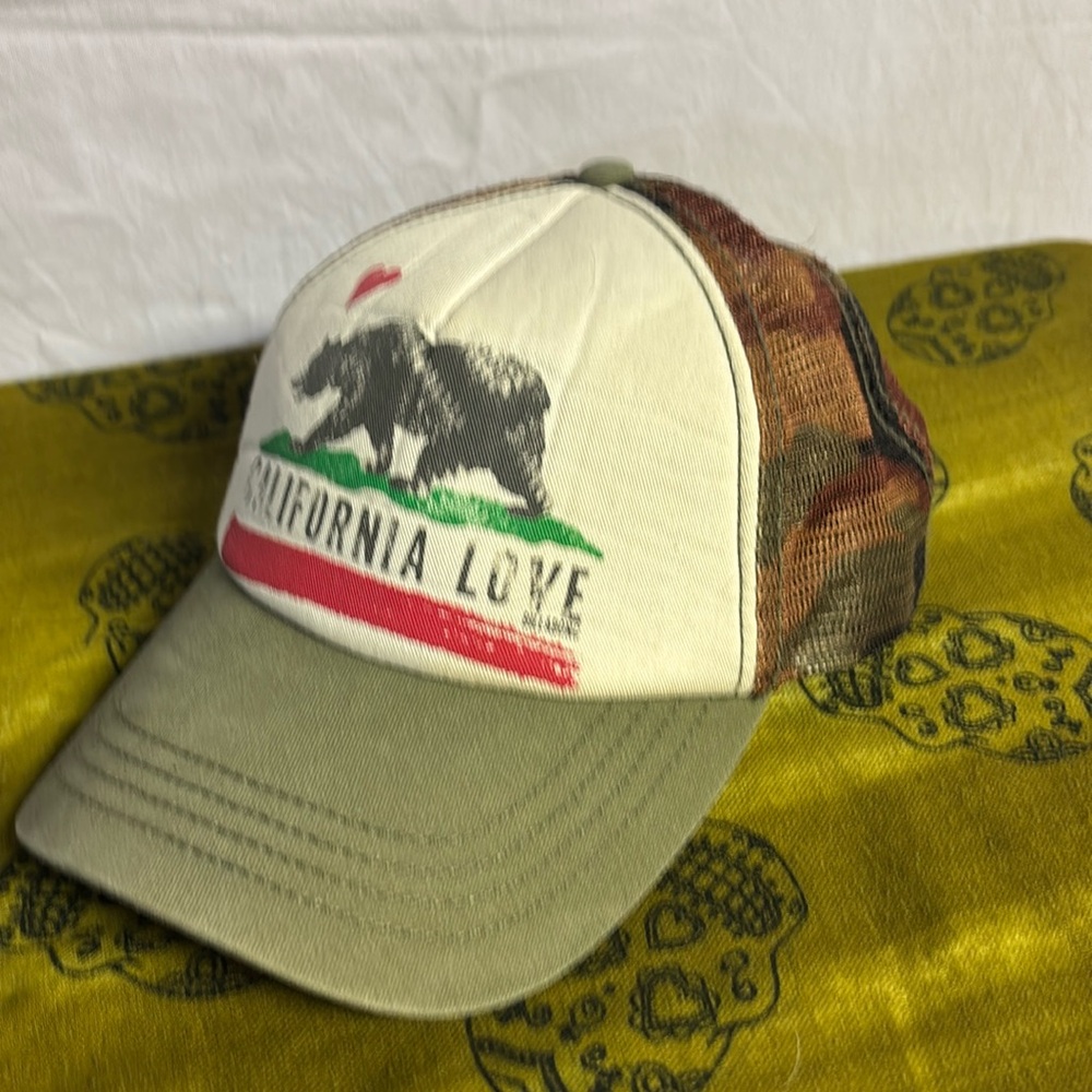 BILLABONG Women’s California Love Camo SnapBack Trucker Hat